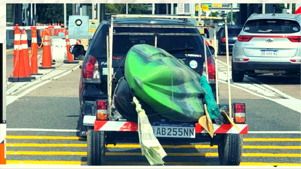 Autos utilizados como vehículos para transporte de carga: Basta salir unos pocos kms. por autopistas o rutas para verificar la mala costumbre de transportar mercaderias, mudanzas, objetos sobre el portaequipajes de autos o acondicionadas de cualquier manera en camionetas,