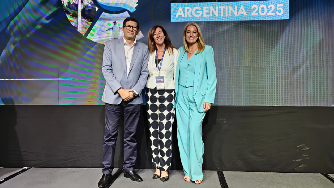 La presidente Virginia Alarcia y el vicepresidente Tomás Fourcade participaron activamente del XXXV Congreso Iberoamericano de COPAPROSE, celebrado en Bs AS.