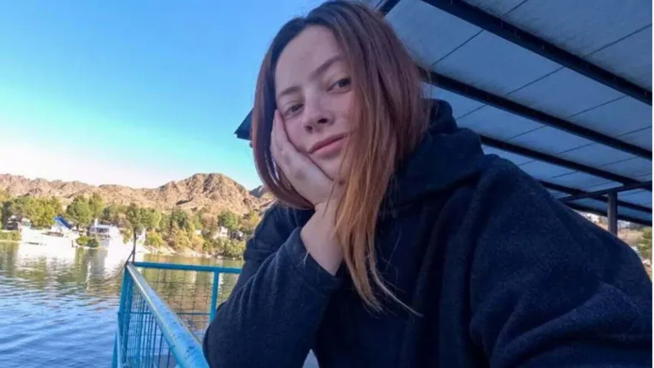 “El problema ocurrió al momento del ascenso”, dijo esta mañana, horas antes de que hallaran el cuerpo de Sofía Devries. Qué hizo el instructor en la emergencia.