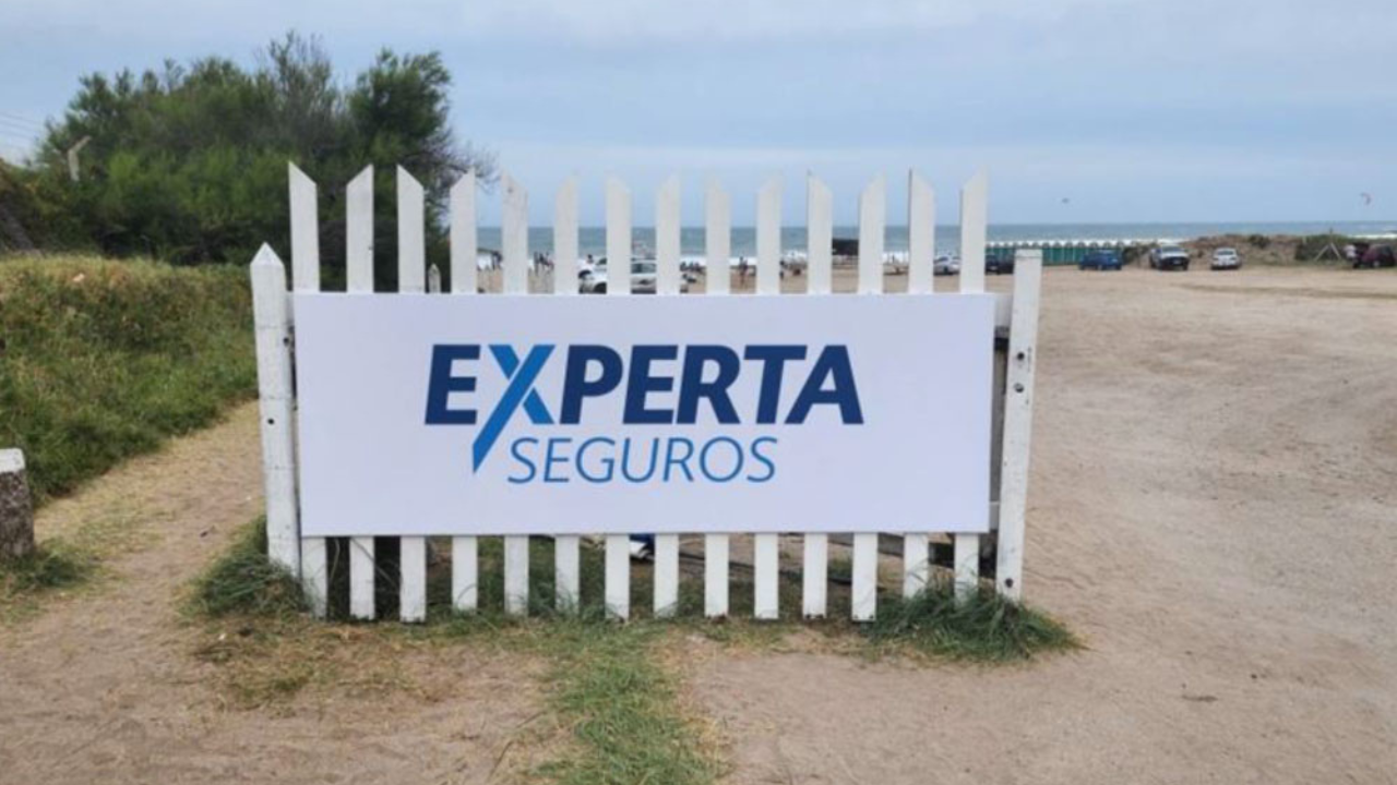 La empresa aseguradora desembarcó en la Costa Atlántica para estar cerca de sus clientes y de las miles de familias que llegan en auto para descansar, con un mensaje de concientización: “Vayas donde vayas, viajá seguro”...