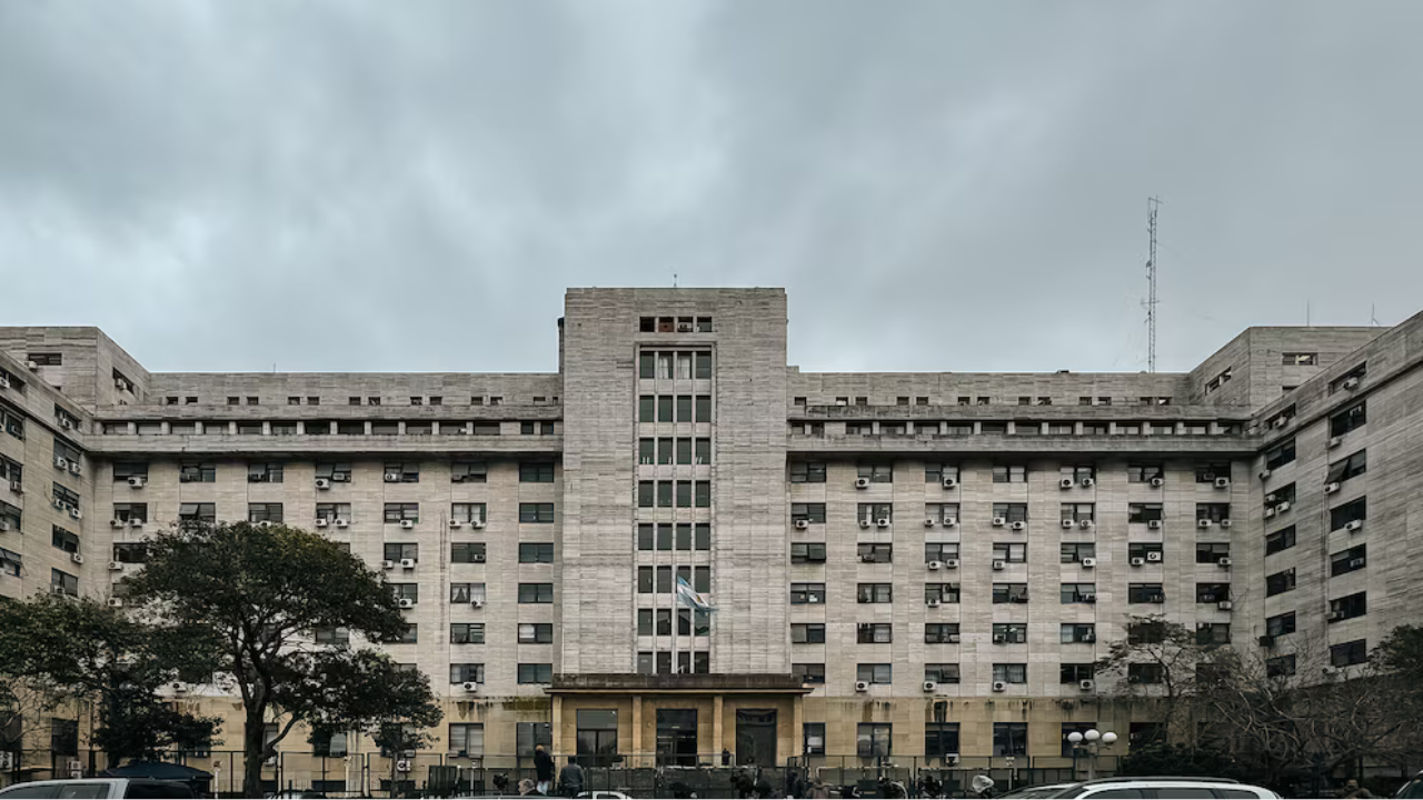 El máximo tribunal penal rechazó las quejas de las defensas de ocho ex directivos de dos compañías de retiro privadas y dejó firmes las imputaciones por administración fraudulenta. Las maniobras habrían generado un daño al Estado de más de 400 millones de pesos.