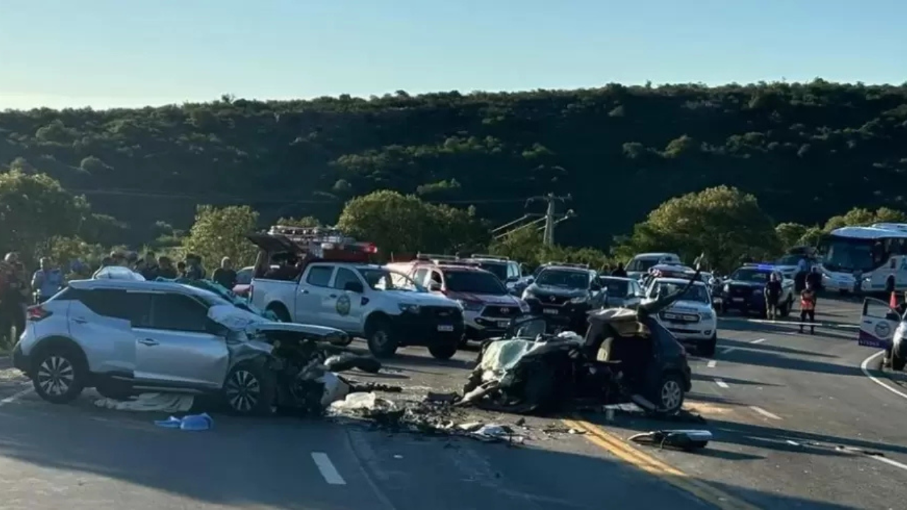 Tres de los fallecidos iban en uno de los autos, mientras que la cuarta víctima se encontraba en un segundo vehículo.