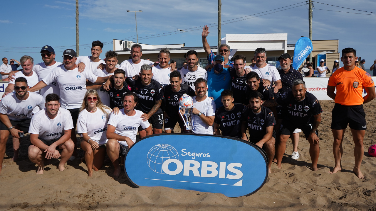 Con un partido de fútbol disputado en la tarde de ayer, en el Espacio Marketing Registrado, quedó inaugurado el Arena Orbis Seguros...