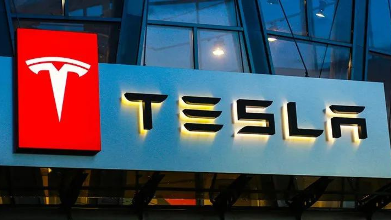 Tesla Insurance Ltd se describe como una «aseguradora interna full-stack» con el objetivo de «repensar la forma en que nuestros clientes experimentan el seguro y protegen sus productos Tesla»