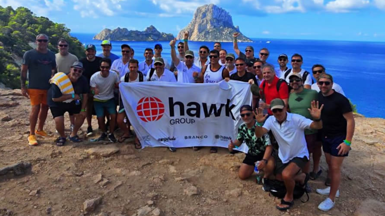 La empresa informó que realizó su viaje anual con clientes y partners de sus cinco unidades de negocio, Hawk Broker, Assist Blister, Aseguralo, Branco y YOLO, con el objetivo de afianzar relaciones estratégicas.