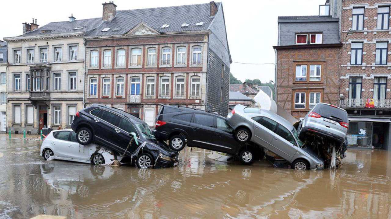 "Los efectos del cambio climático son evidentes en los cada vez más numerosos fenómenos meteorológicos extremos", alerta un informe.