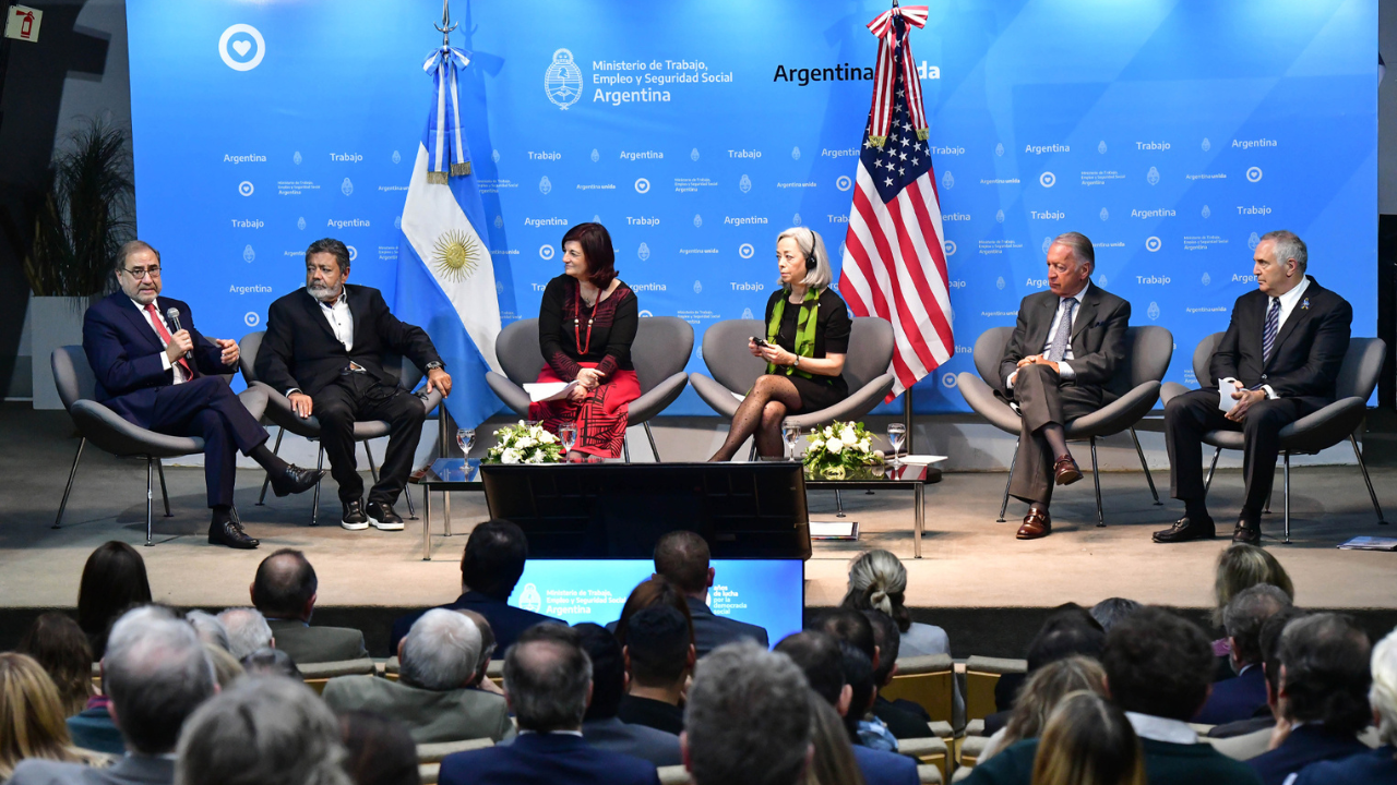 El encuentro se desarrolló en el marco del programa de gobierno de los EEUU para promover derechos laborales y fue encabezado...