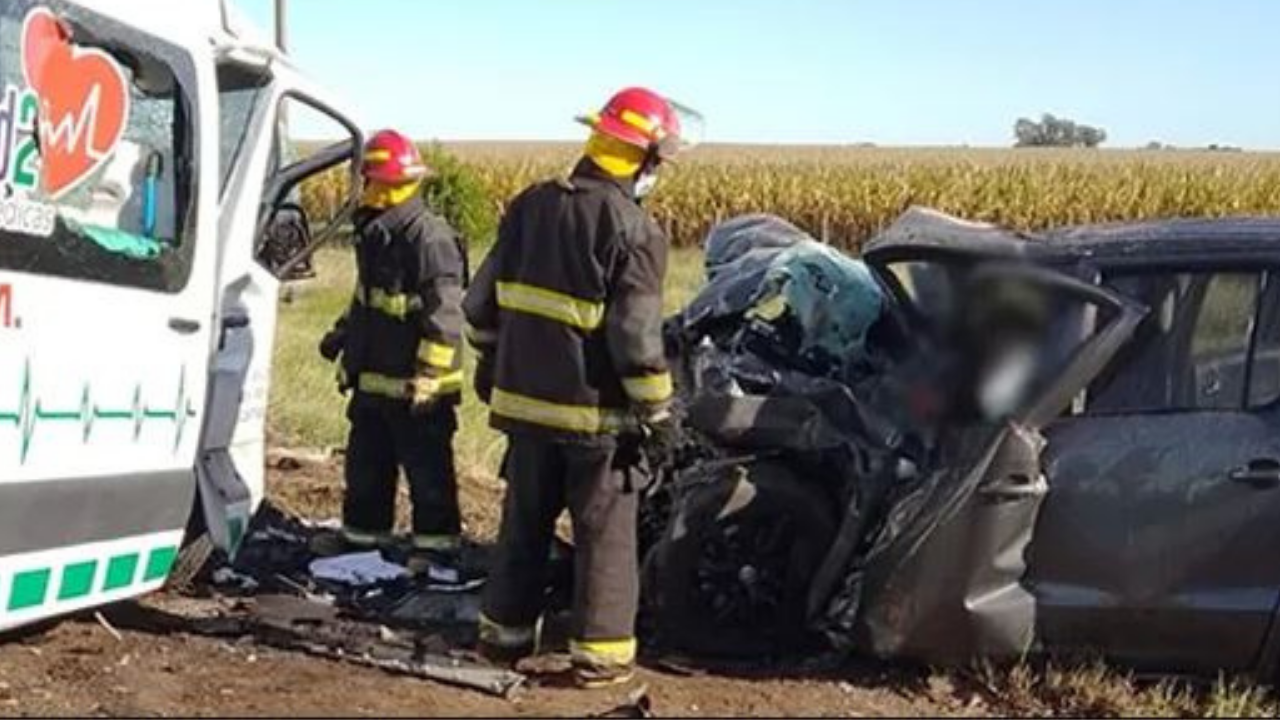 Siete personas murieron en un terrible accidente de tránsito ocurrido el martes por la mañana en la Ruta Nacional 188 en el kilómetro 239 entre las localidades de General Pinto y Estación Balsa...