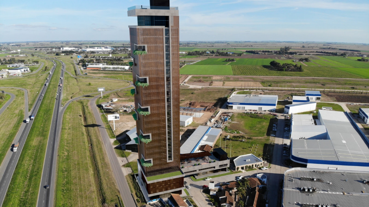 En el marco del desarrollo del Micro Parque Industrial de Alvear se avanzará en la construcción de dos proyectos estratégicos que potenciarán la infraestructura empresarial.