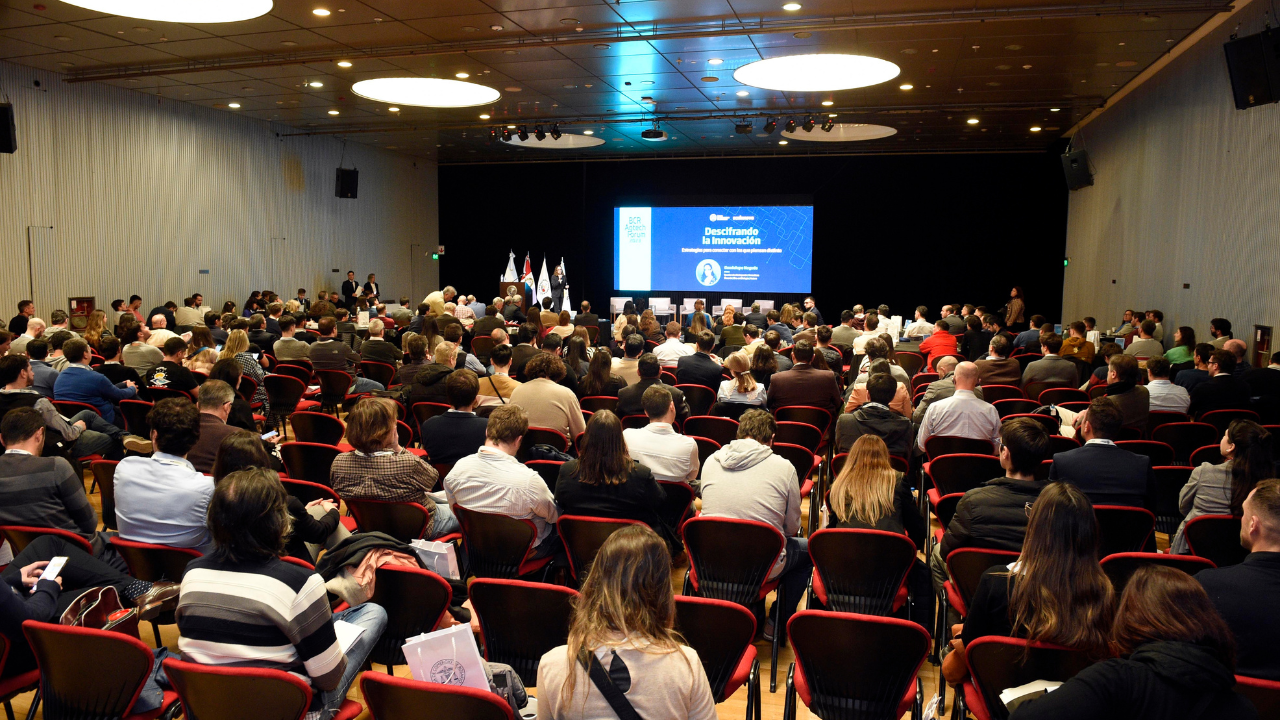 La Segunda Seguros, en esta edición contaron por primera vez con un stand propio en Agtech Forum desde donde dieron a conocer el nuevo programa InnLab que fue lanzado recientemente, a principios de agosto.