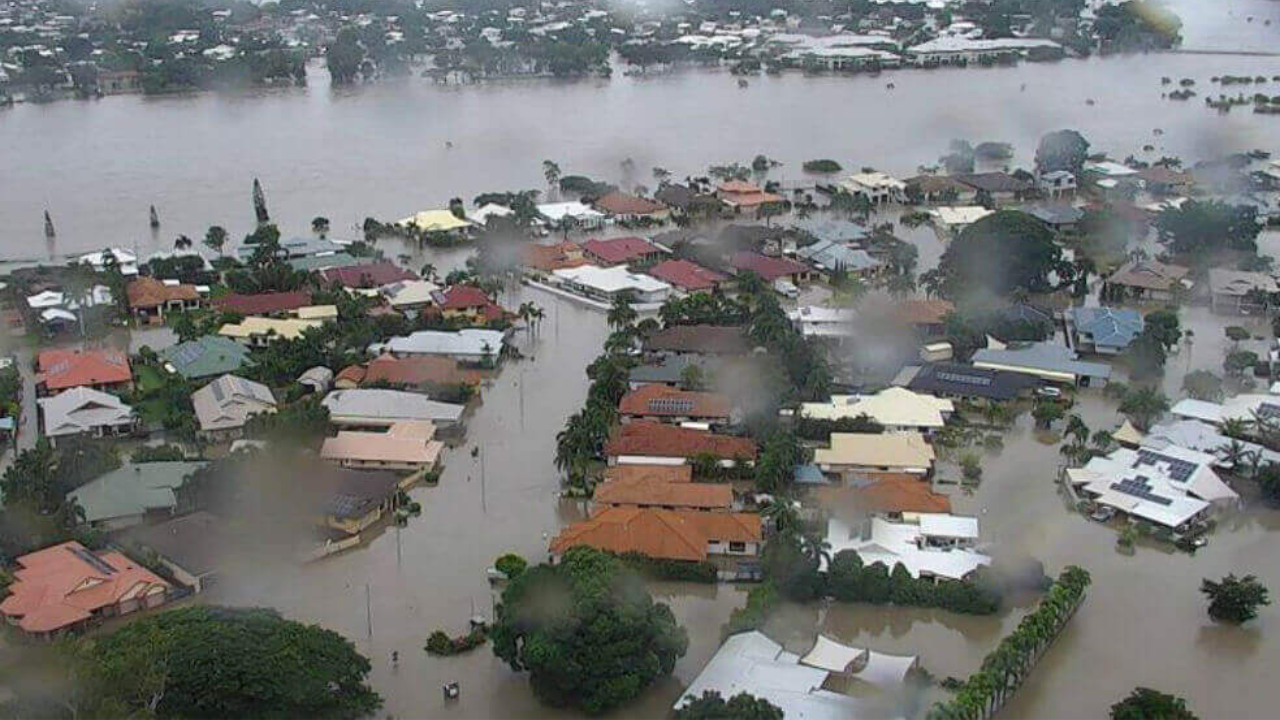 Las devastadoras inundaciones que azotaron el norte de Nueva Gales del Sur y el sureste de Queensland en febrero y marzo de este año se han convertido oficialmente en el segundo evento meteorológico más costoso en la historia de los seguros de Australia, superando la factura de daños acumulada por el ciclón Tracy en 1974.