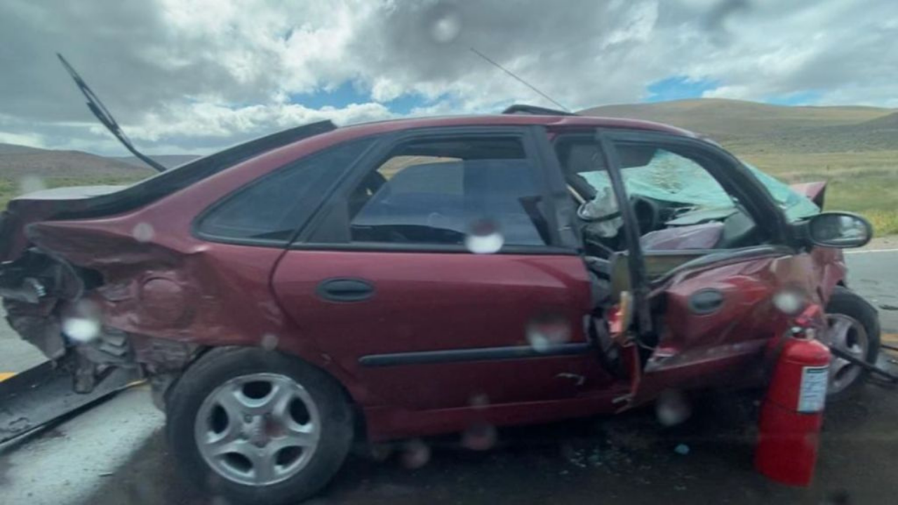 Otra vez las rutas argentinas se transformaron en un «camino hacia la muerte», y en esta ocasión hay que lamentar la pérdida de cuatro vidas por un siniestro...