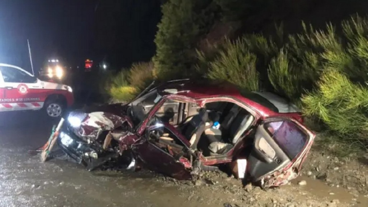 Las víctimas tenían entre 21 y 26 años y eran oriundas de Las Lajas. Tres de los jóvenes fueron despedidos del auto. Todos fallecieron en el acto.