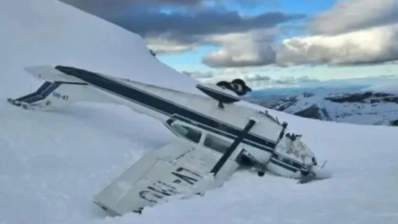 El piloto, Gerardo Mangiarotti, de 54 años, sufrió un impacto severo en la mandíbula. Su hija, Sol Aixa Mangiarotti, fue trasladada de manera urgente a un centro asistencial por serias lesiones. Valentín Bonifacino, de 18 años, y Juan Manuel Bonifacino, de 47, presentaron únicamente contusiones y heridas leves.