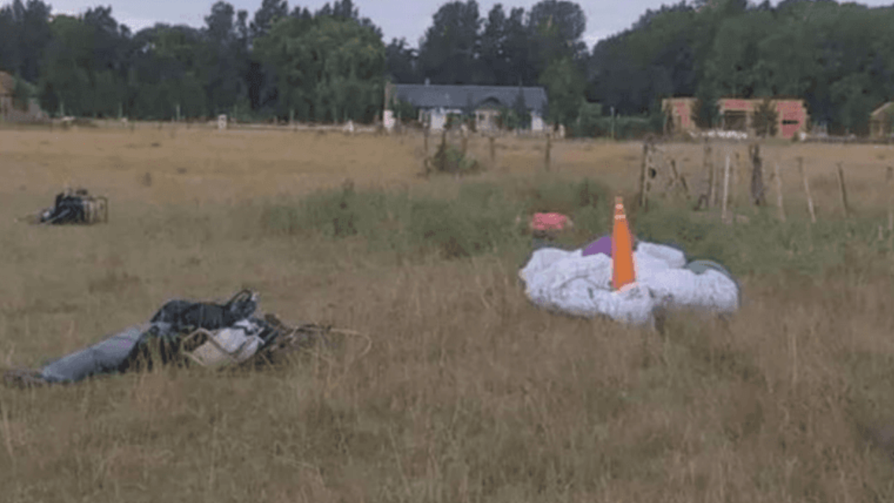 La víctima, de 50 años, falleció luego de chocar con otro parapente en el aire y precipitarse al vacío.