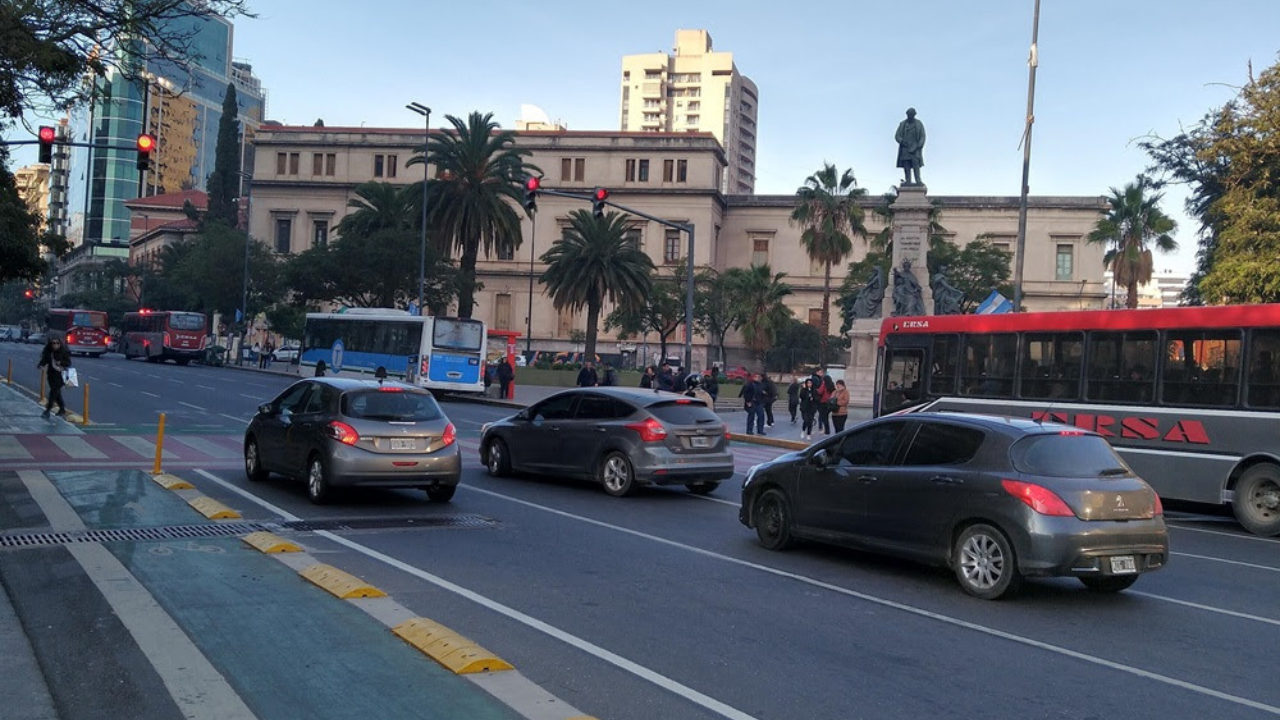 Relevamos el comportamiento de ciclistas y peatones en cinco ciudades de nuestro país y compartimos las conclusiones que nos servirán de diagnóstico...