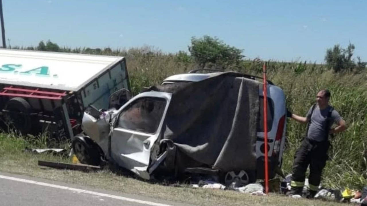 El sábado por la mañana, se registró un choque en Ruta Nacional N°4 contra un camión...