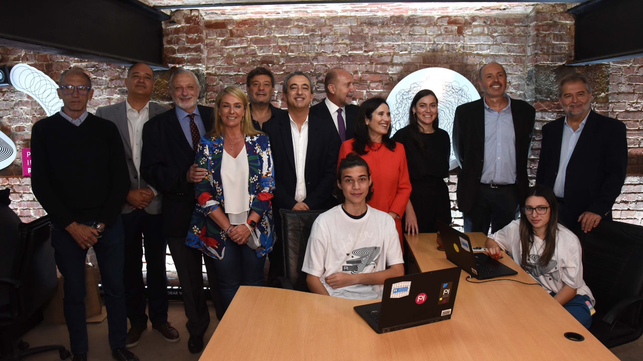 La compañía de seguros se une a Fundación Compromiso para colaborar con programas destinados a construir habilidades digitales y crear oportunidades para jóvenes...