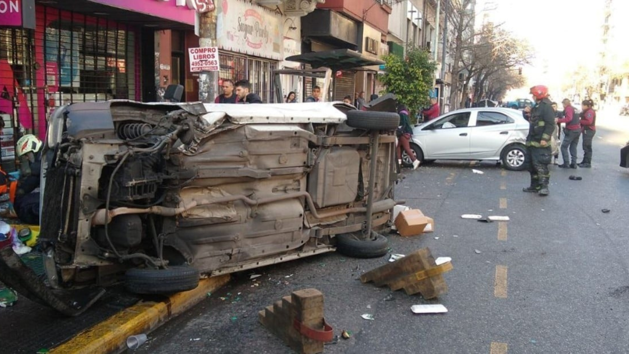 Tres de las víctimas estaban en una parada de colectivos.