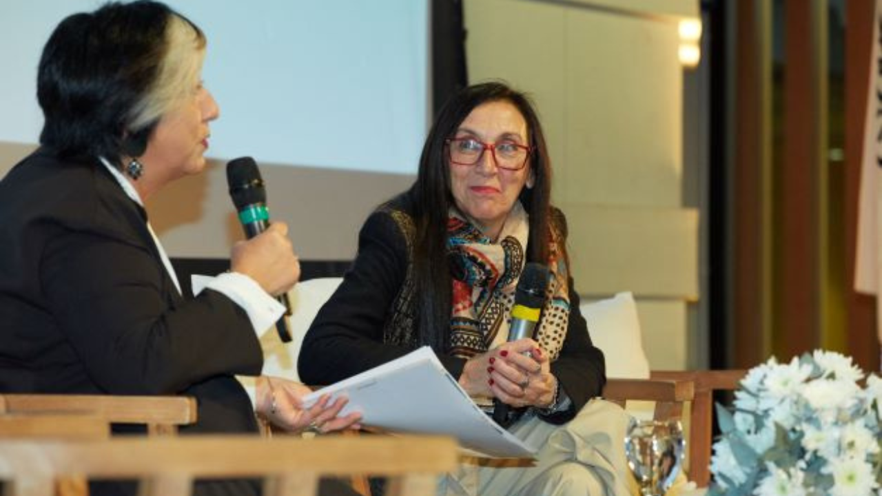 La II Cumbre del Seguro en Argentina se celebró en la Universidad Católica Argentina (UCA), y Miguel Ángel Schiavone, rector de la UCA, presidió la jornada. El evento contó con 276 asistentes presenciales y 1.200 inscritos en streaming.