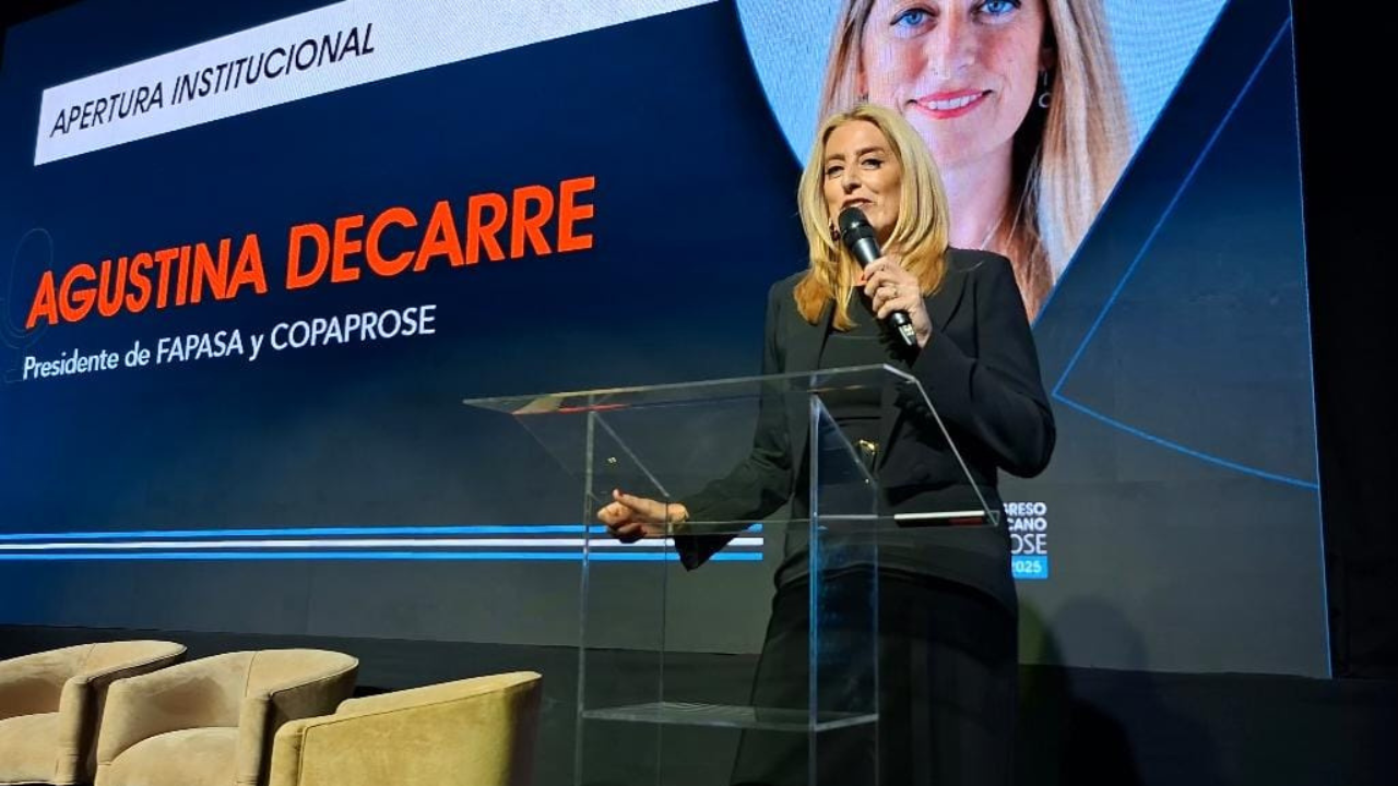 Durante la apertura de un encuentro internacional de Productores de Seguros, realizado en Buenos Aires, la presidenta de FAPASA y de la Confederación Panamericana, Agustina Decarre, destacó la necesidad de fortalecer la cultura del seguro desde las escuelas y de trabajar unidos para consolidar la confianza en el sistema