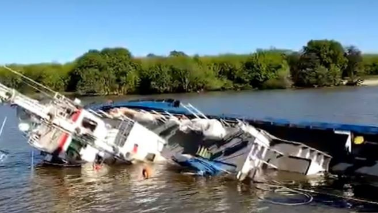 El hecho no ocasionó inconvenientes en la navegación de otras embarcaciones y no se lamentaron víctimas fatales.