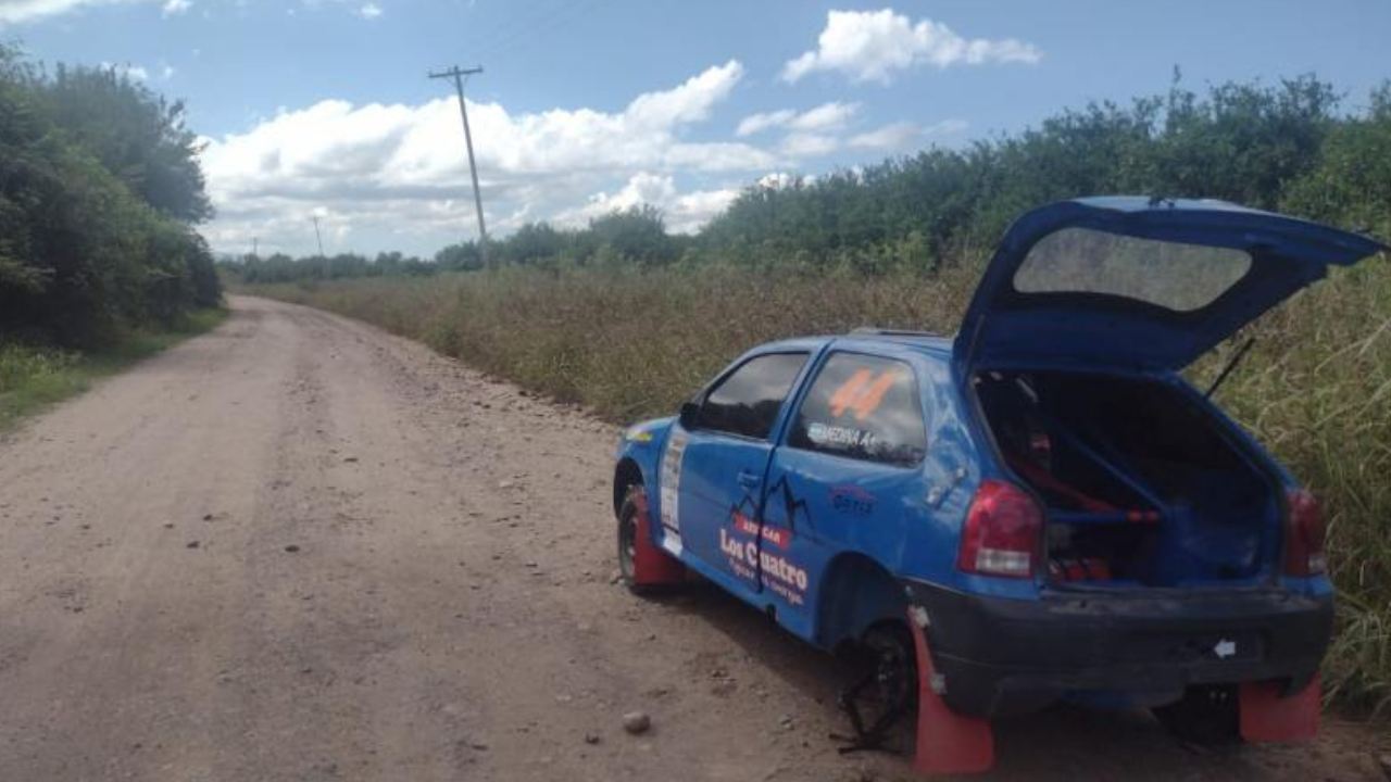 El hombre, que se encontraba viendo la carrera que se desarrollaba en El Naranjo, terminó con fractura de cráneo luego de que una rueda, que se desprendió de un auto, lo impactara.