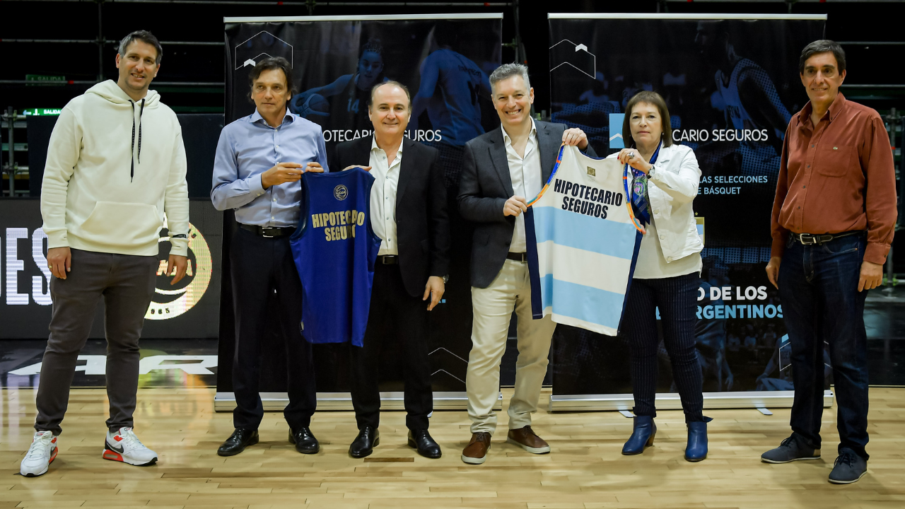 Hizo oficial su firma como flamante patrocinador de la Confederación Argentina de Básquet y la Asociación de Clubes.De esta manera, extiende su presencia en el deporte, en una alianza estratégica que contemplará la presencia de marca y activaciones tanto a nivel deportivo como institucional.