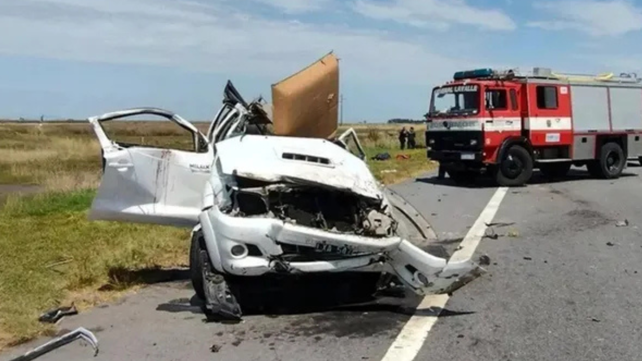 El grupo viajaba a bordo de una camioneta 4x4 que terminó volcando por razones que están en investigación. Los cuatro ocupantes restantes del vehículo permanecían internados.