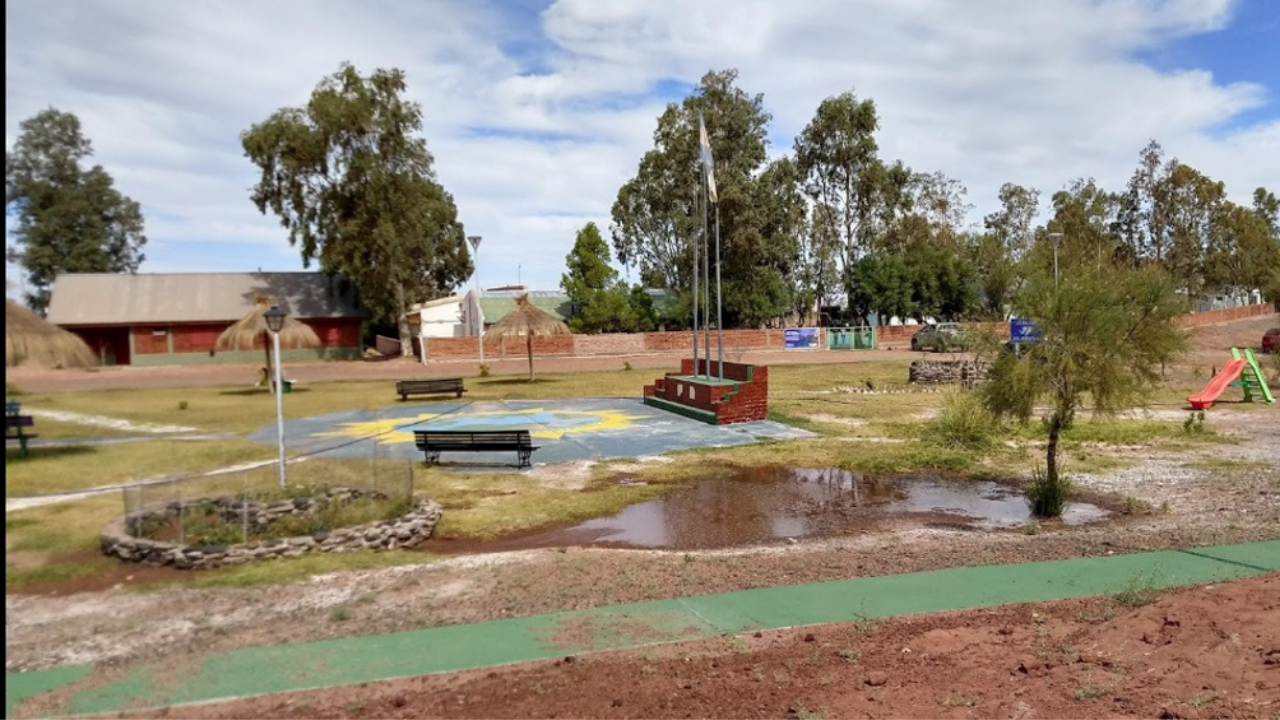 Ardió un establecimiento escolar de la localidad neuquina de Añelo cuando estaban realizando tareas de remodelación. “Afortunadamente no había niños a esa hora”, dijo a Télam el presidente de la Comisión de Fomento de Aguada San Roque.