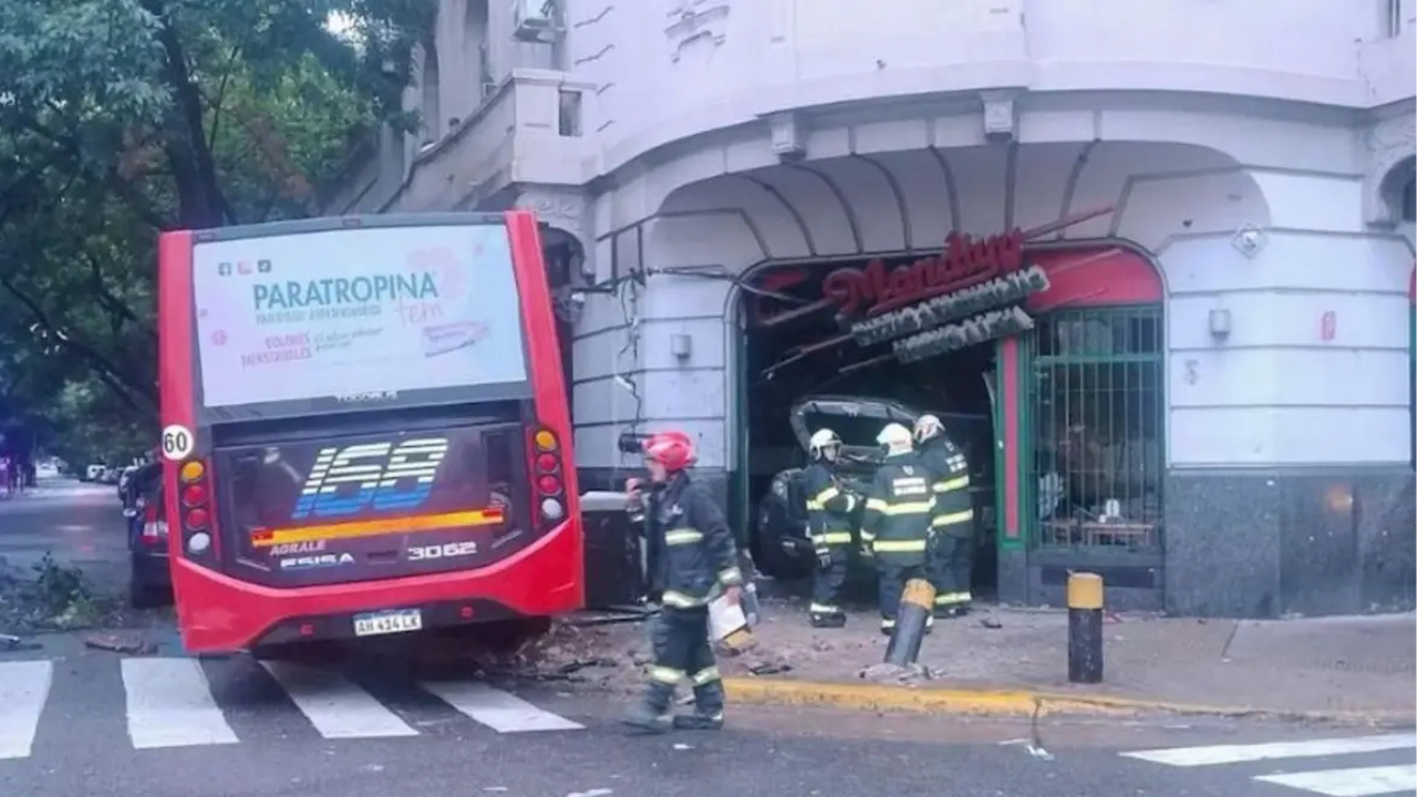 El incidente ocurrió durante la mañana del domingo. Hubo un amplio operativo del que participaron el SAME, la Policía de la Ciudad y Bomberos.