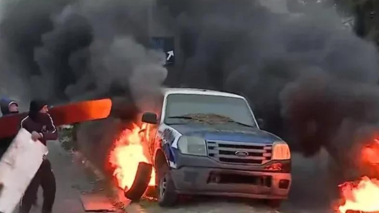 Los serios incidentes se producían frente a la comisaría de Loma Hermosa.