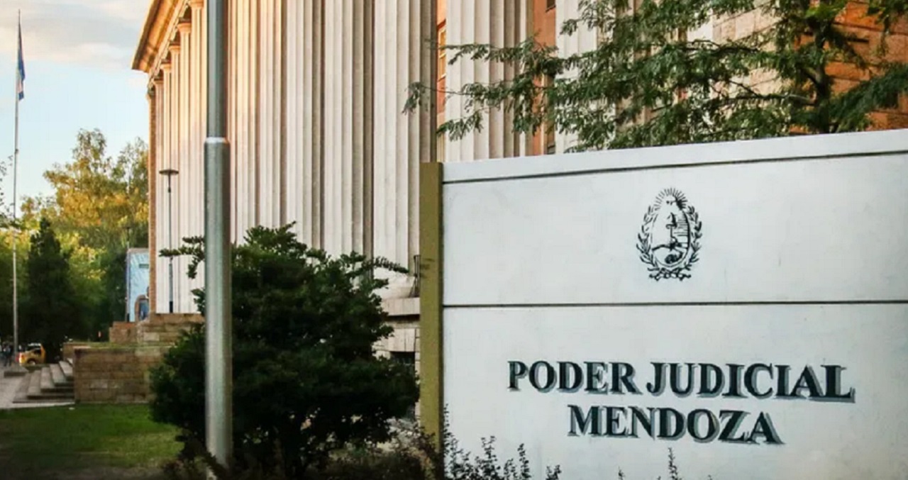 Un hombre sufrió heridas en la cara al caerle encima una estufa y demandó al local. La justicia de Mendoza le dio la razón y recibirá una indemnización...