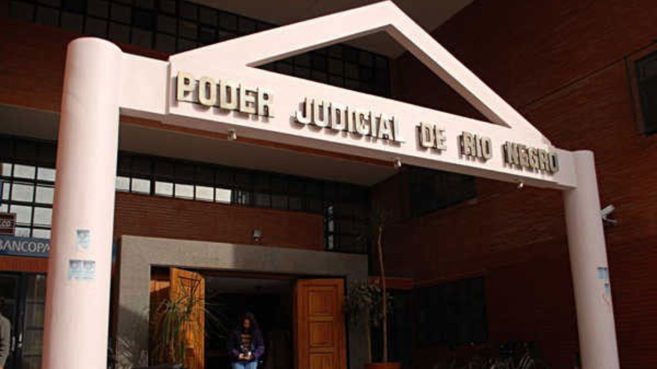 Un fallo de la Cámara Civil de Cipolletti sentó un precedente clave al determinar que la responsabilidad total es de la entidad financiera. El Banco Patagonia deberá restituir los fondos y pagar una indemnización por daño moral.