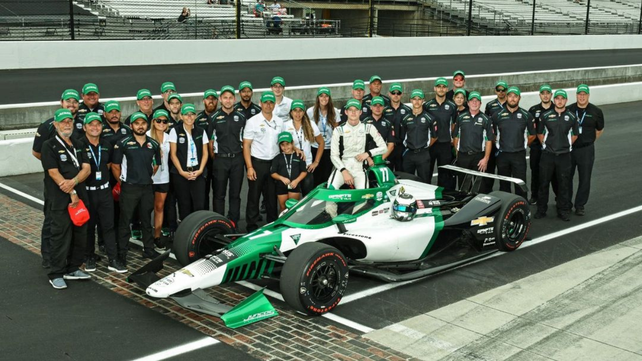 La competencia será este domingo 29 de mayo en el Indianapolis Motor Speedway, uno de los circuitos deportivos más grandes del mundo capaz de albergar a 375.000 espectadores...