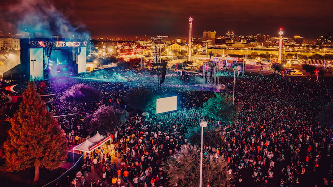 Debido a los hechos los organizadores cancelaron las presentaciones que se realizaron el sábado. El famoso festival se caracteriza por ser sumamente multitudinario.