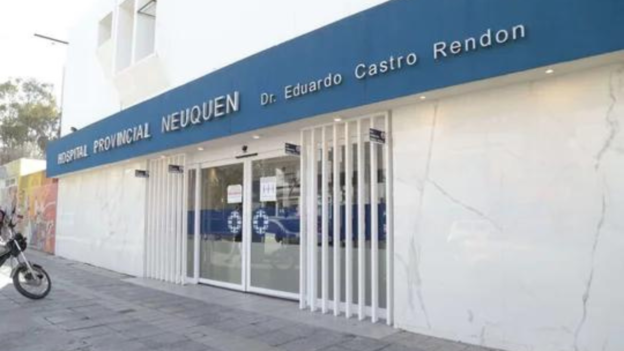 Una mujer de 66 años, Liliana Rulo, denunció al hospital Castro Rendón tras someterse a una operación por un esguince en el pie izquierdo y despertar con el pie derecho intervenido.