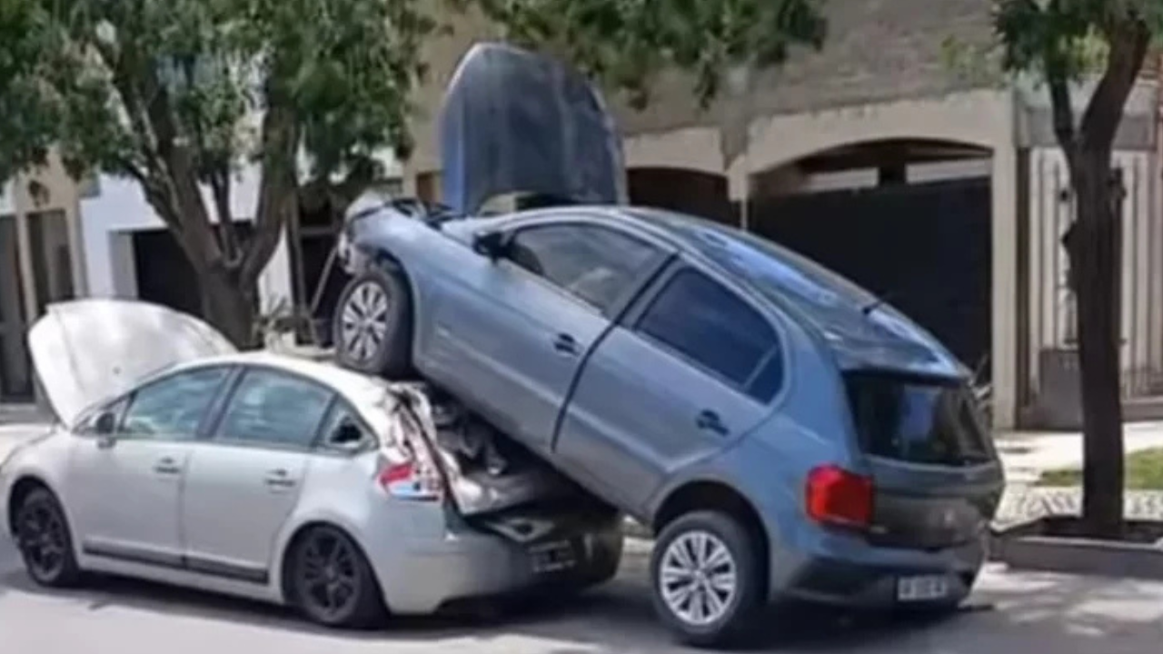 El insólito episodio ocurrió en la localidad de San Martín. El vehículo chocado se desplazó e impactó contra un tercer rodado.